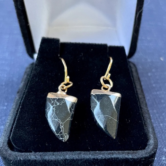 🌻NIB Black Marble Gold Dipped Faceted Gemstone Fang Earrings🌻 - Picture 2 of 12